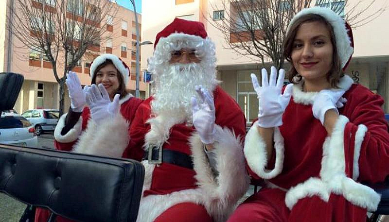 Pai Natal Chegou a P. Barca Levando Presentes
