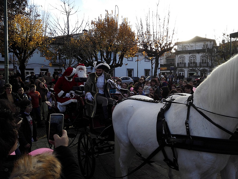 Pai Natal Chegou a P. Barca Levando Presentes