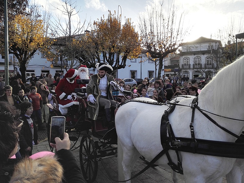 Pai Natal Chegou a P. Barca Levando Presentes