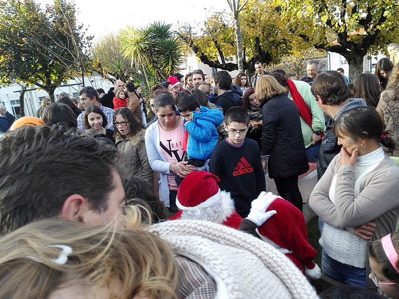 Pai Natal Chegou a P. Barca Levando Presentes