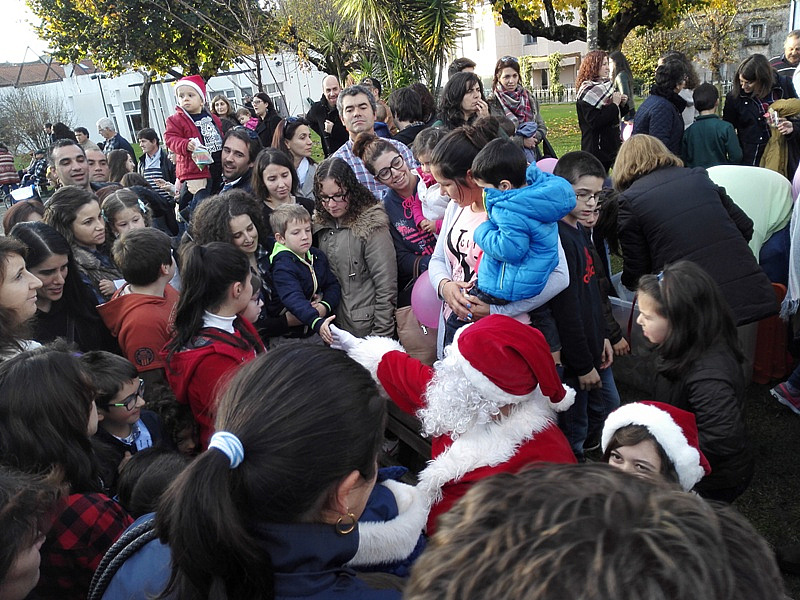 Pai Natal Chegou a P. Barca Levando Presentes