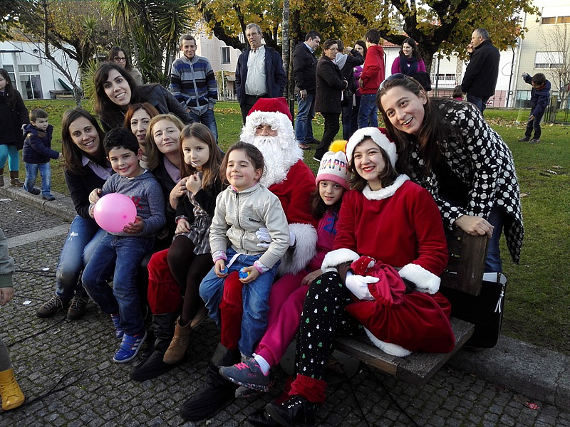 Pai Natal Chegou a P. Barca Levando Presentes