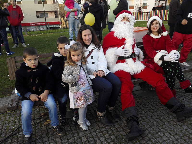 Pai Natal Chegou a P. Barca Levando Presentes
