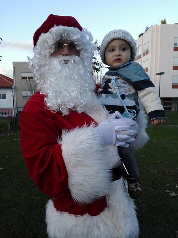 Pai Natal Chegou a P. Barca Levando Presentes