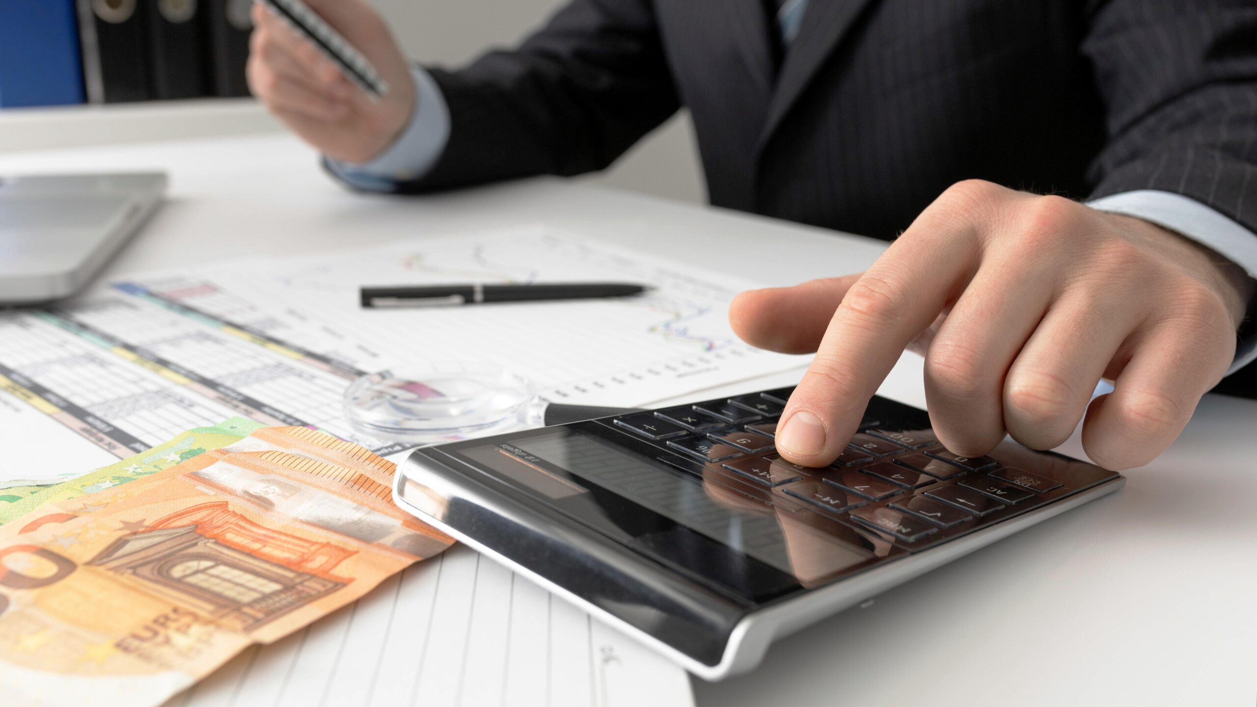 Novembro com mais salário: retenção na fonte de IRS cai para metade